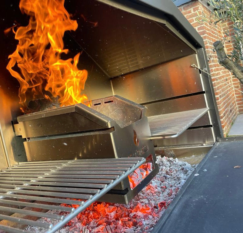 Le foyer en Inox 304 et en double paroi du barbecue Braai modèle autonome