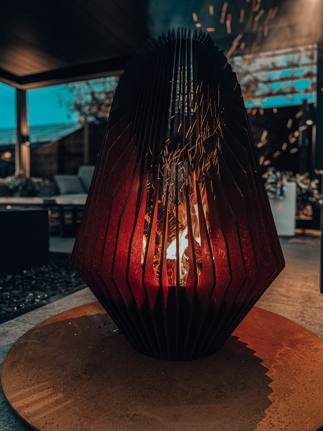 Designer outdoor fireplace in Corten steel - Magnus