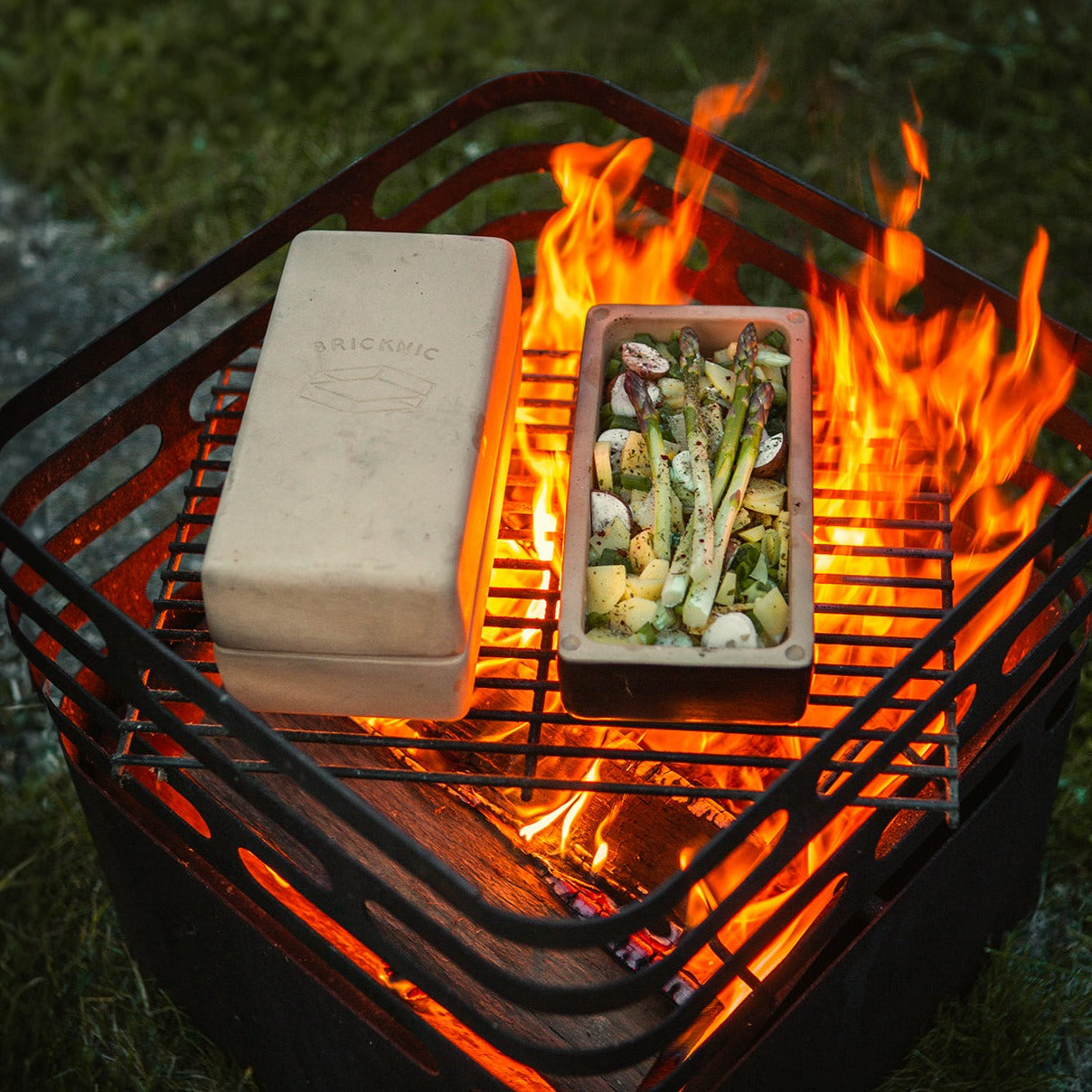 La brique de cuisson, le Brick Natural, directement sur un feu ouvert