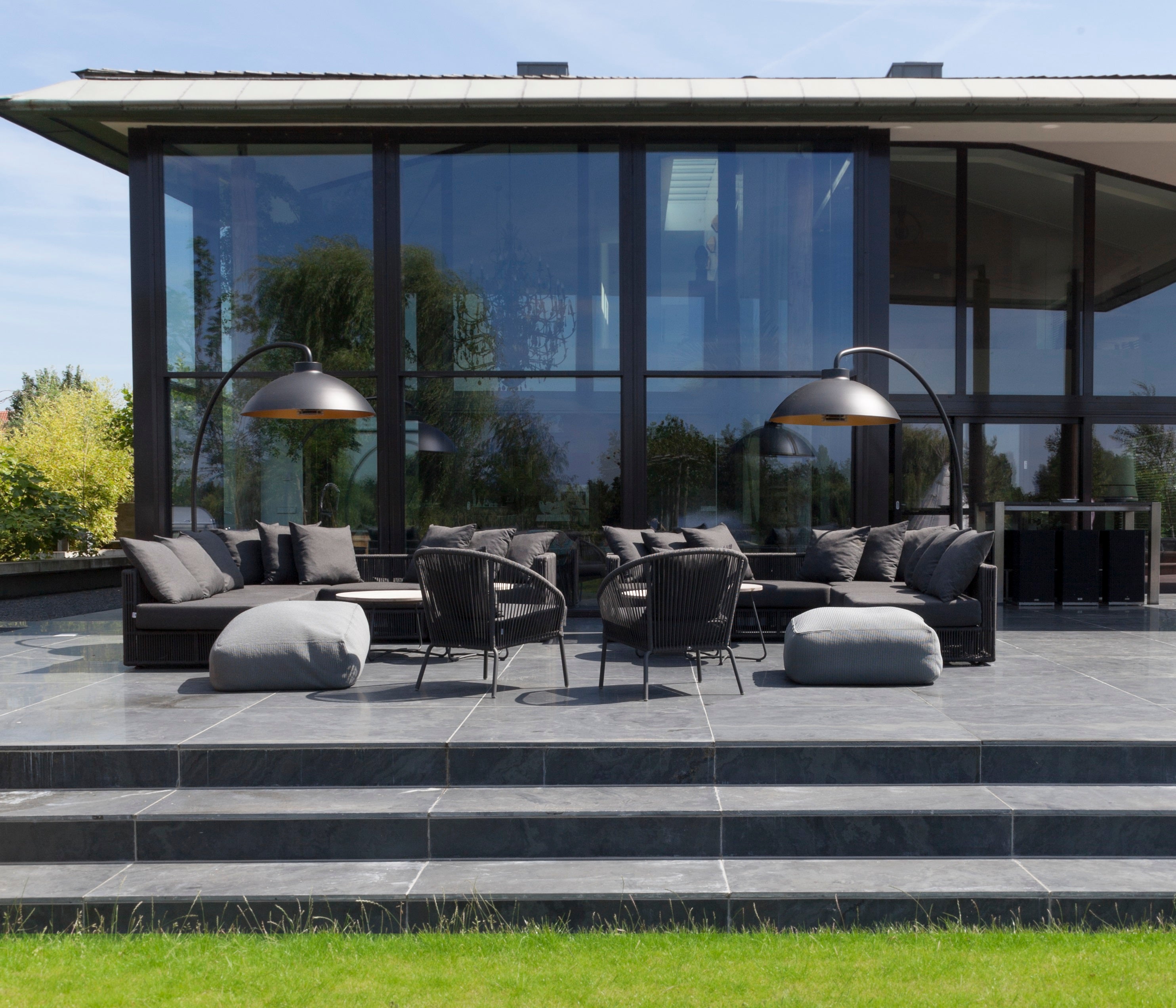 Lampadaire design et parasol chauffant Dome Heatsail