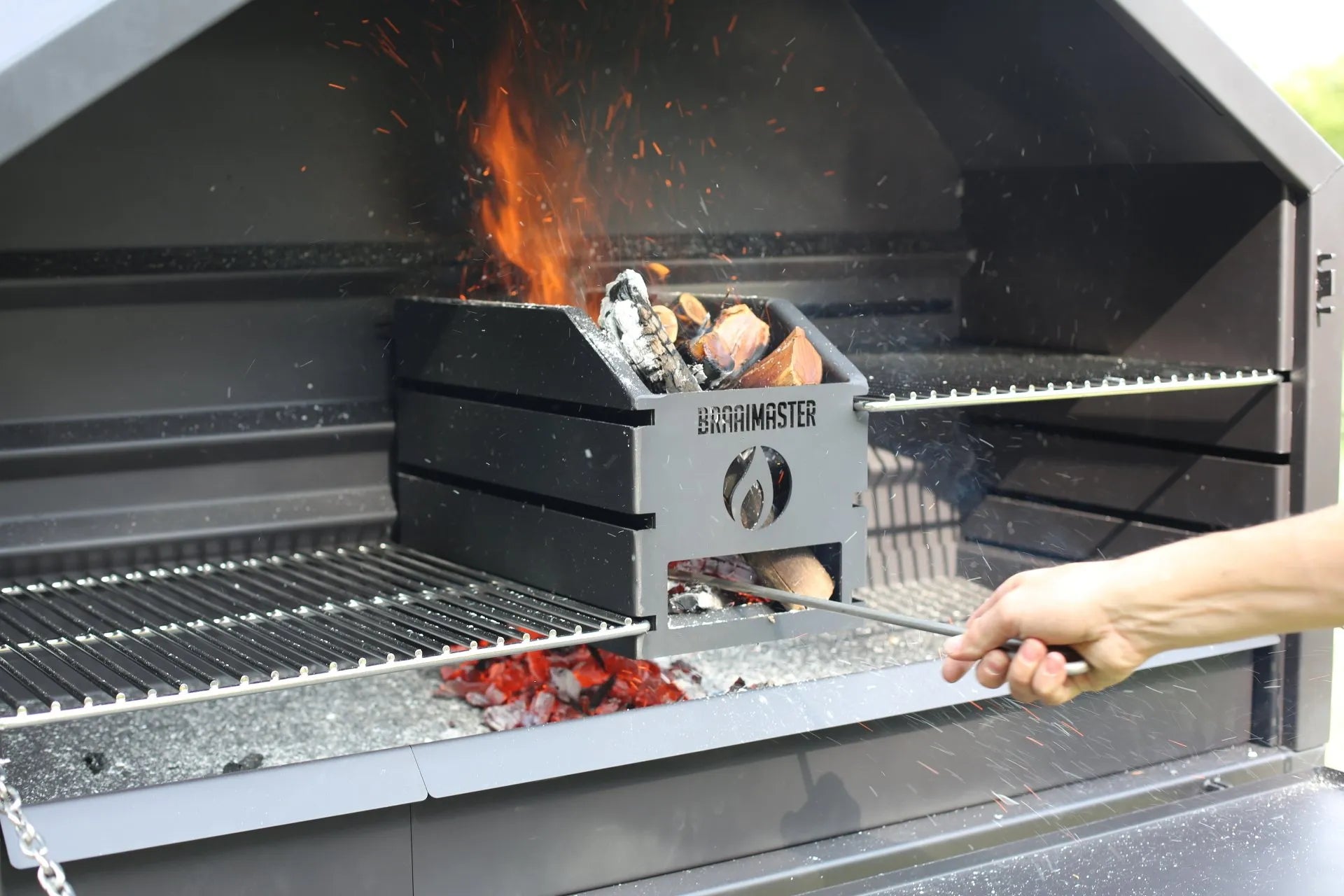 Le principe de la boîte à feu d'un barbecue à bois Braai